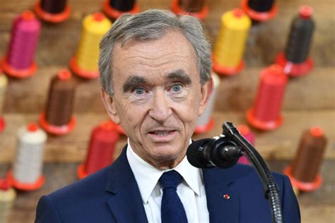 bernard arnault salary.